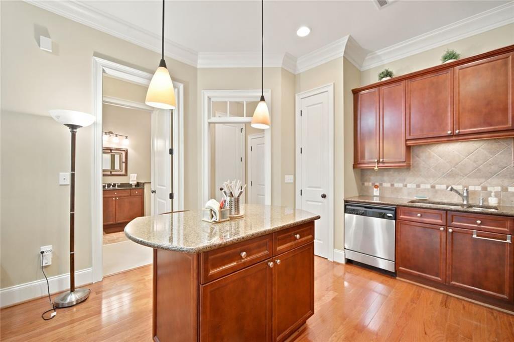 3635 E Paces Circle Ne Unit 1114 Property Photo 8