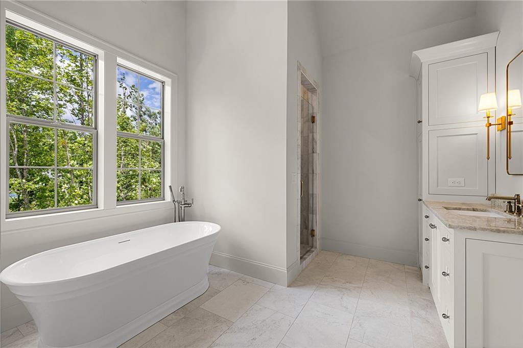 105 Forest Berry Court Property Photo 21