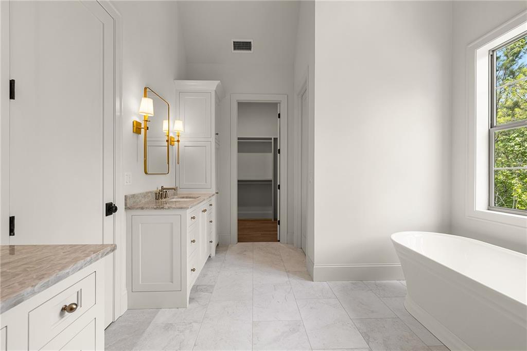 105 Forest Berry Court Property Photo 23