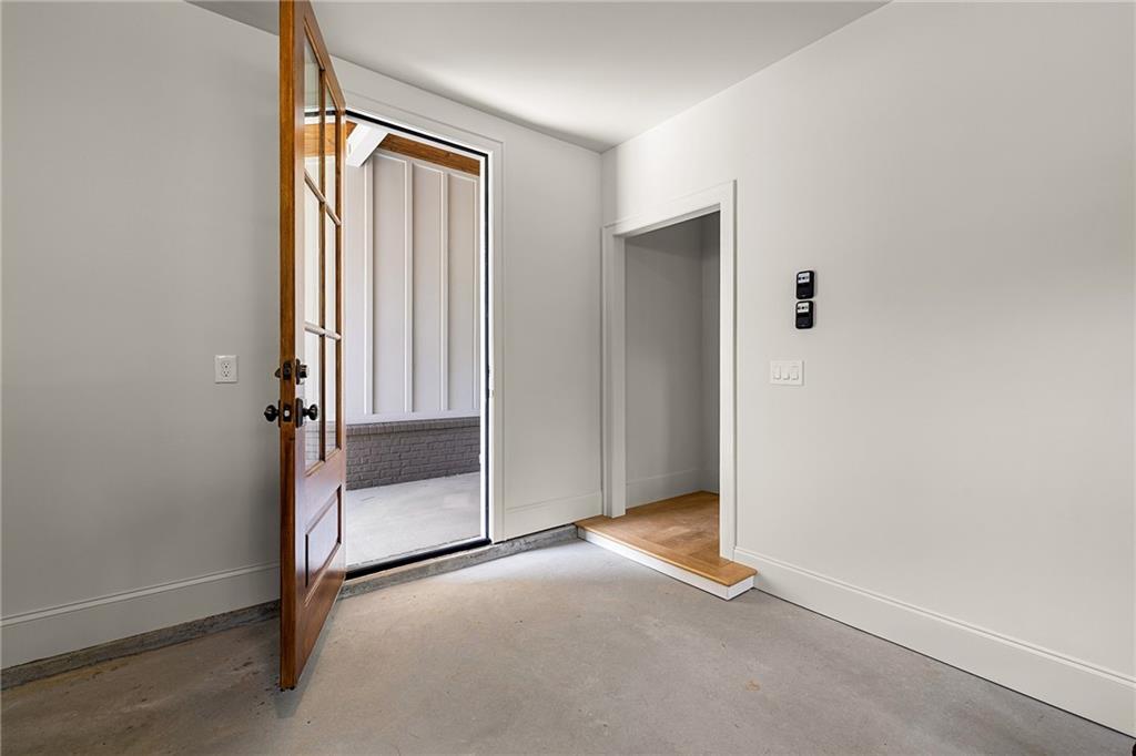 105 Forest Berry Court Property Photo 39