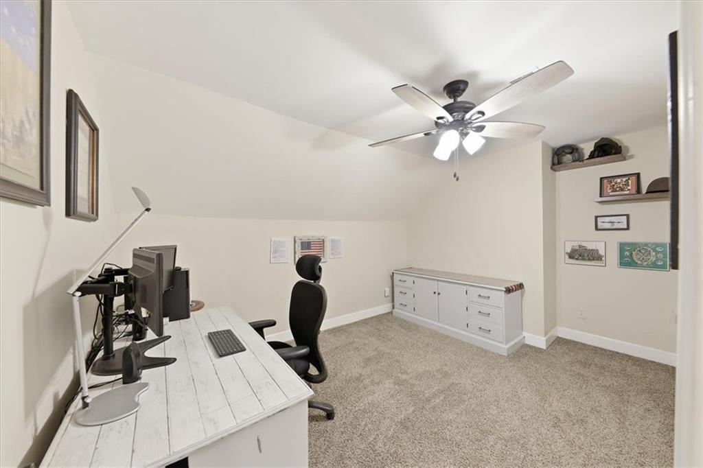 7795685 Property Photo 33