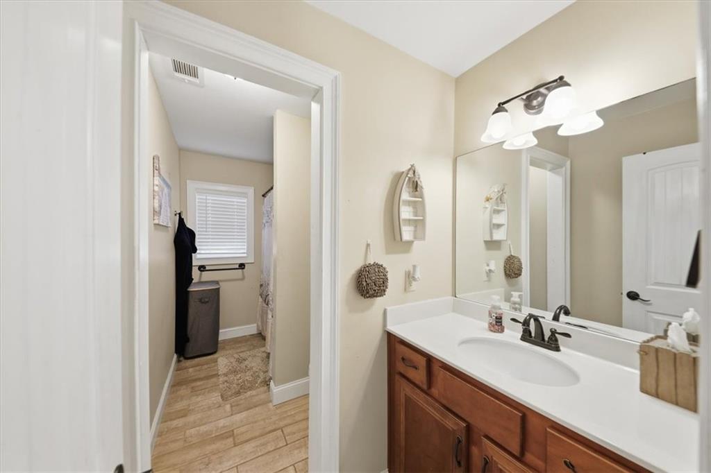 7795685 Property Photo 38