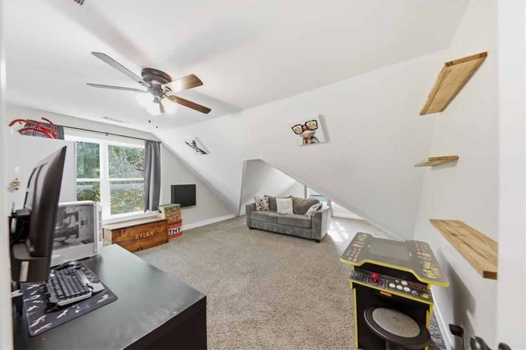 7795685 Property Photo 42