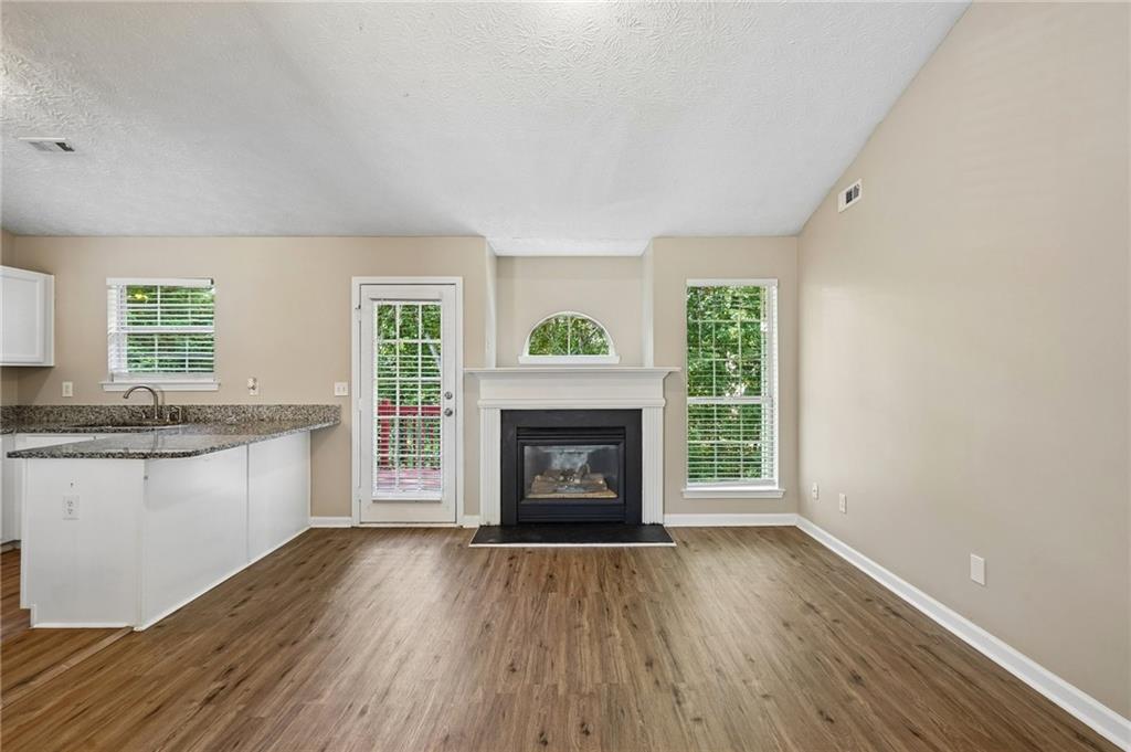 403 Edgewood Drive Property Photo 4