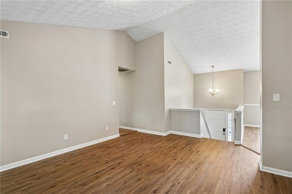 403 Edgewood Drive Property Photo 9