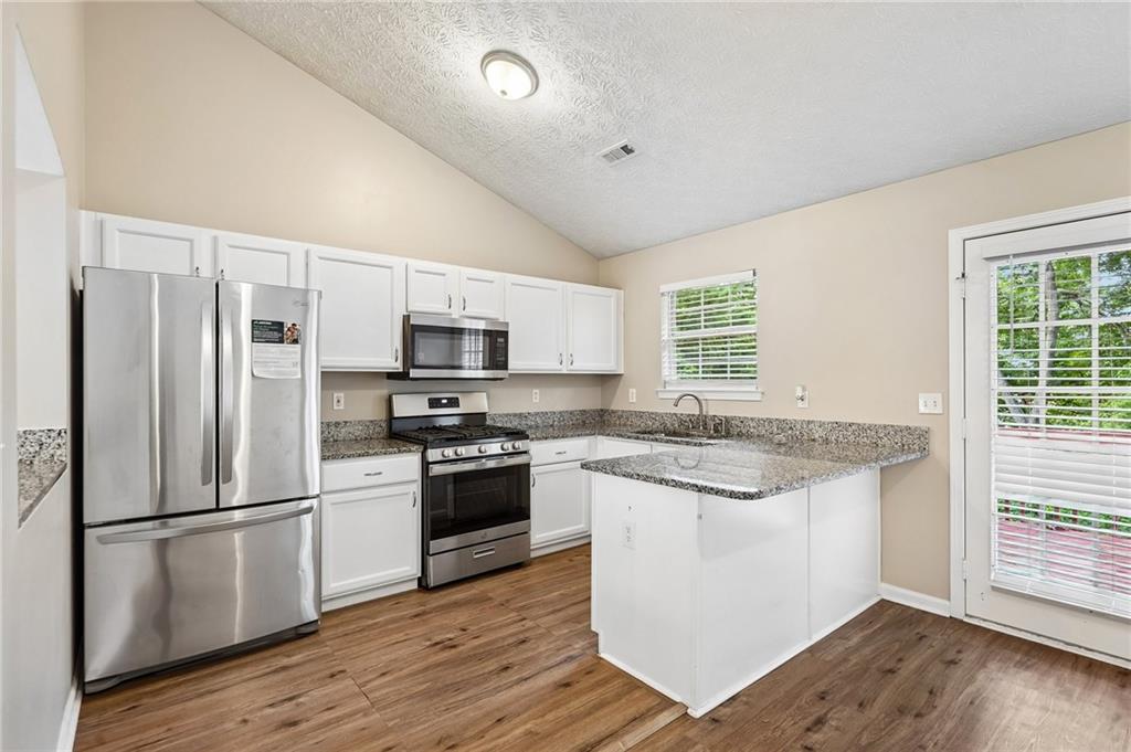 403 Edgewood Drive Property Photo 12