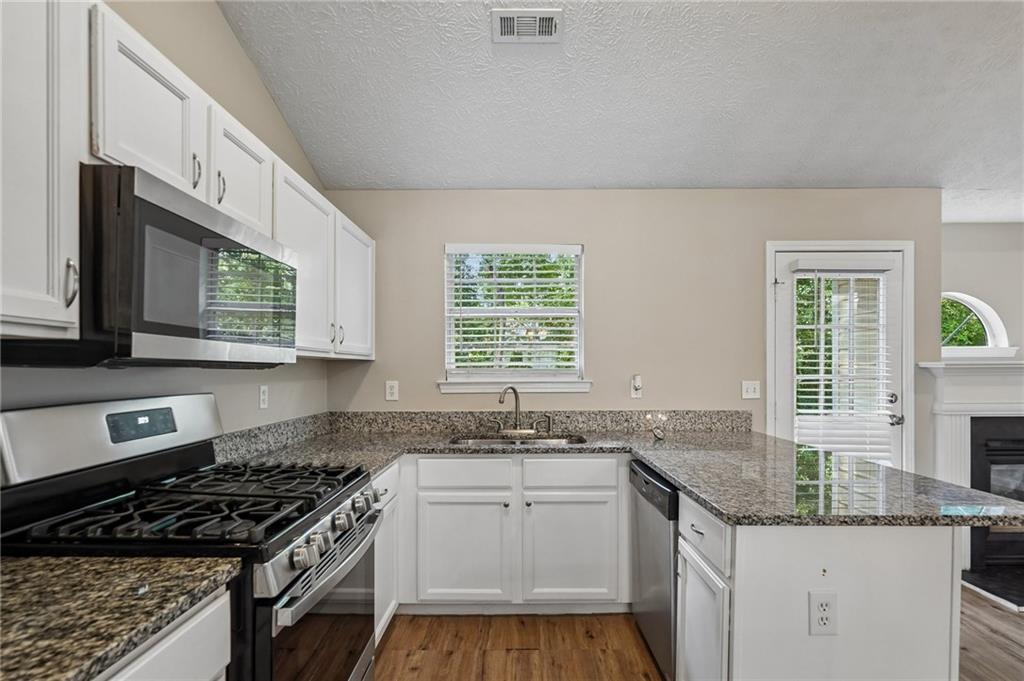 403 Edgewood Drive Property Photo 14