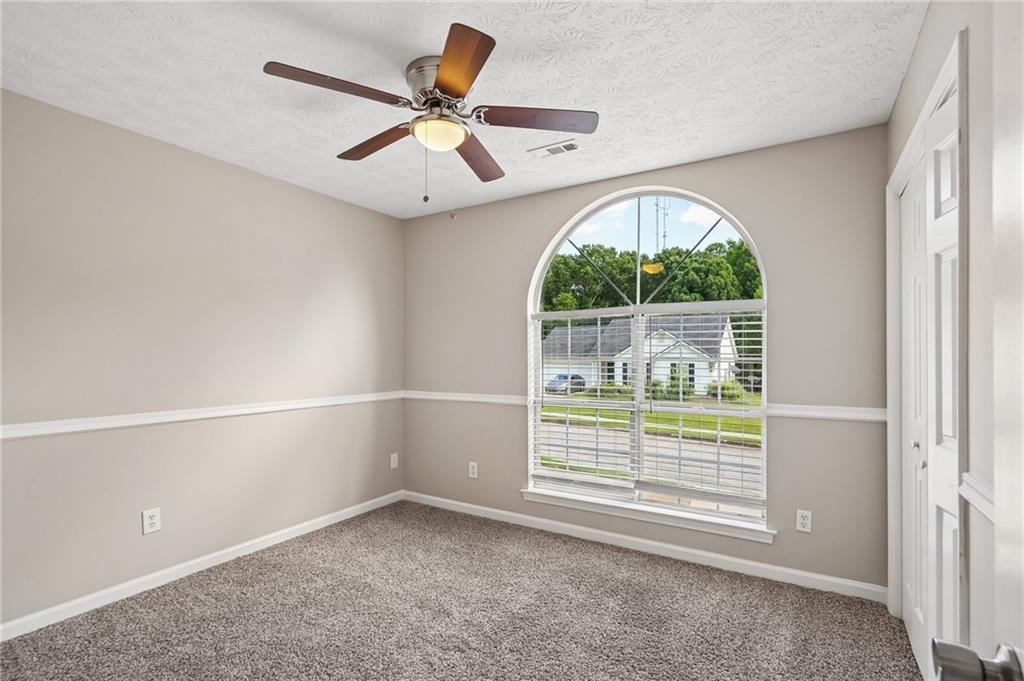 403 Edgewood Drive Property Photo 17
