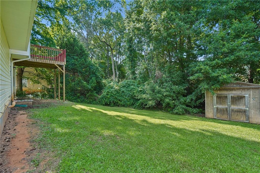 403 Edgewood Drive Property Photo 31
