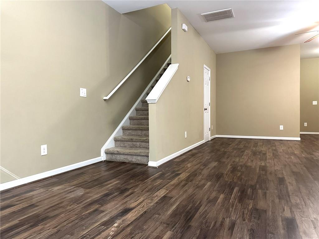 538 Oakside Place Property Photo 10