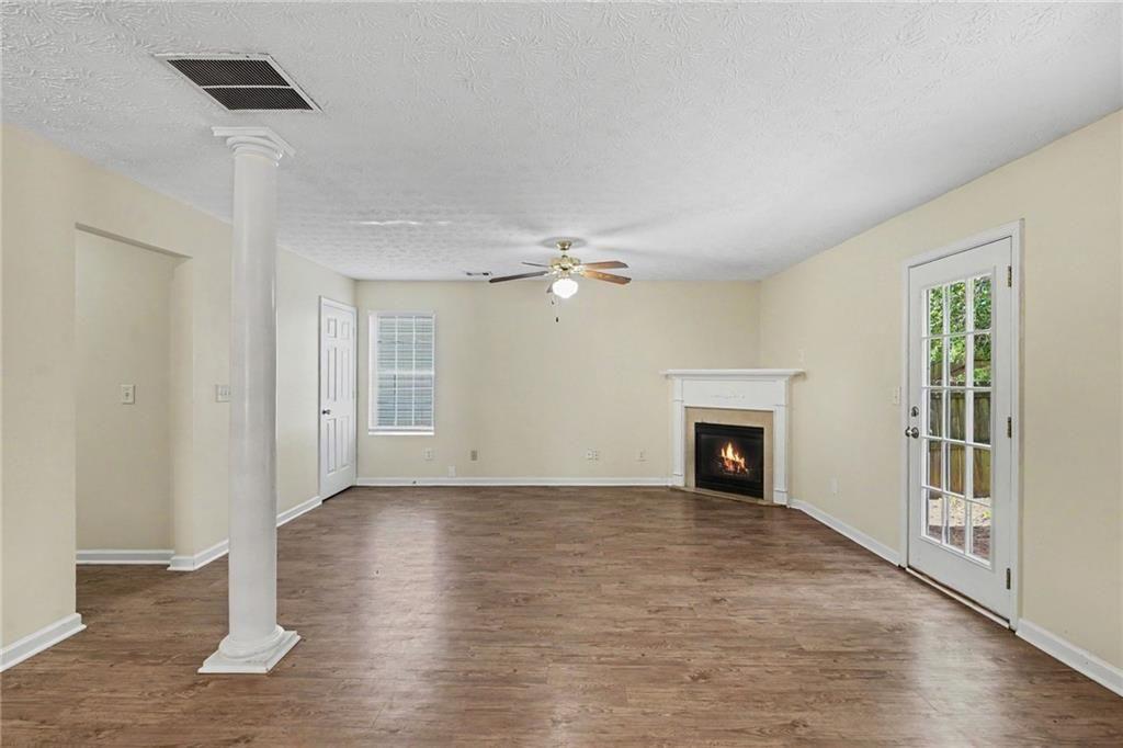 4065 Mission Way Property Photo 5