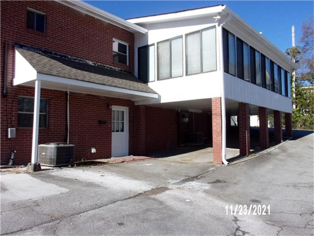 70 S Lee Street Ne Property Photo 5