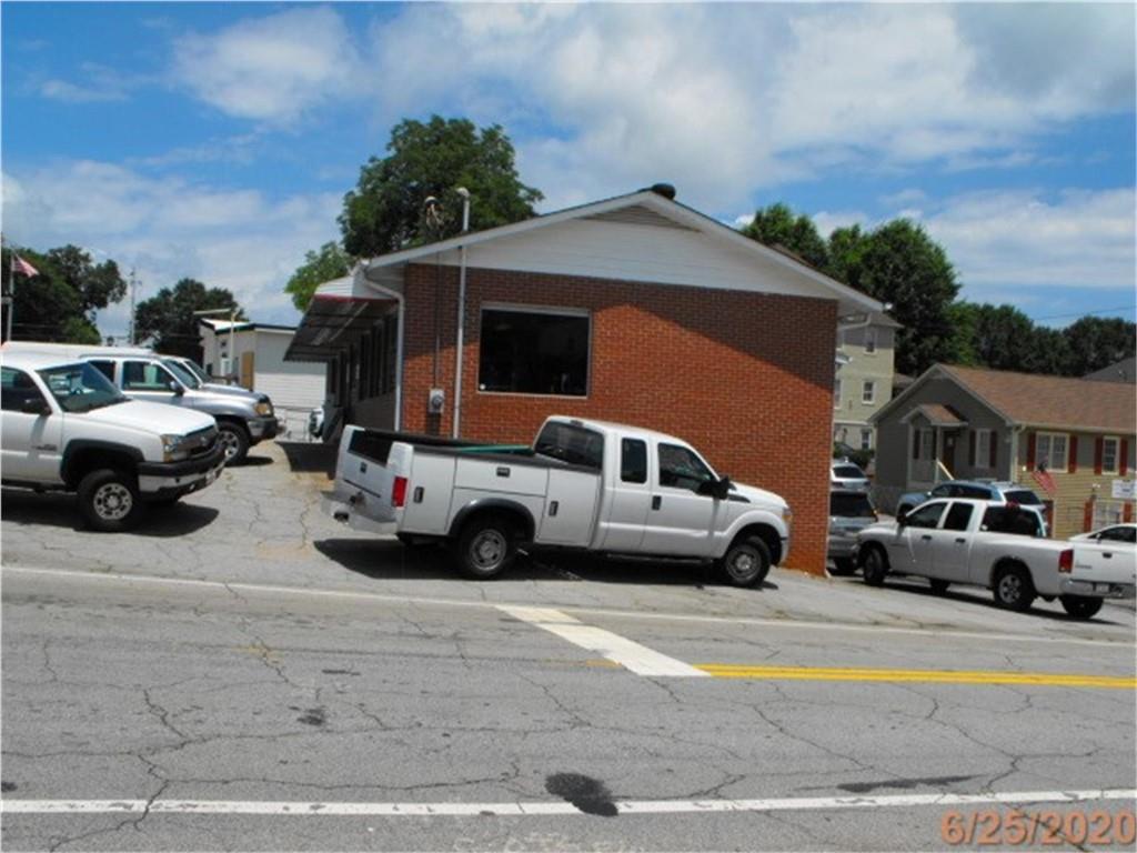 70 S Lee Street Ne Property Photo 12