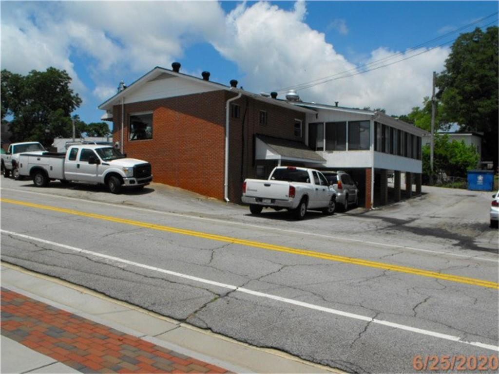 70 S Lee Street Ne Property Photo 13