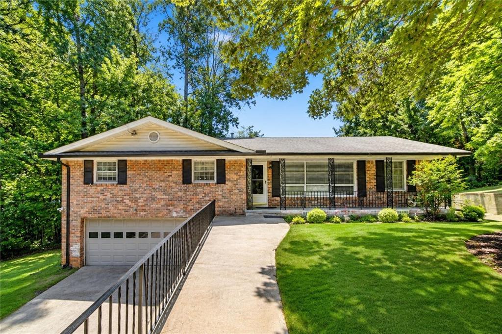 3900 Greystone Court W Property Photo 1