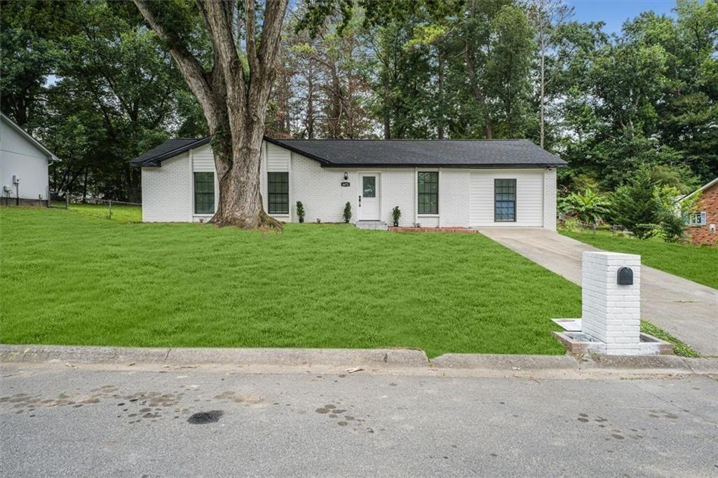 6073 Fieldcrest Drive Property Photo 1