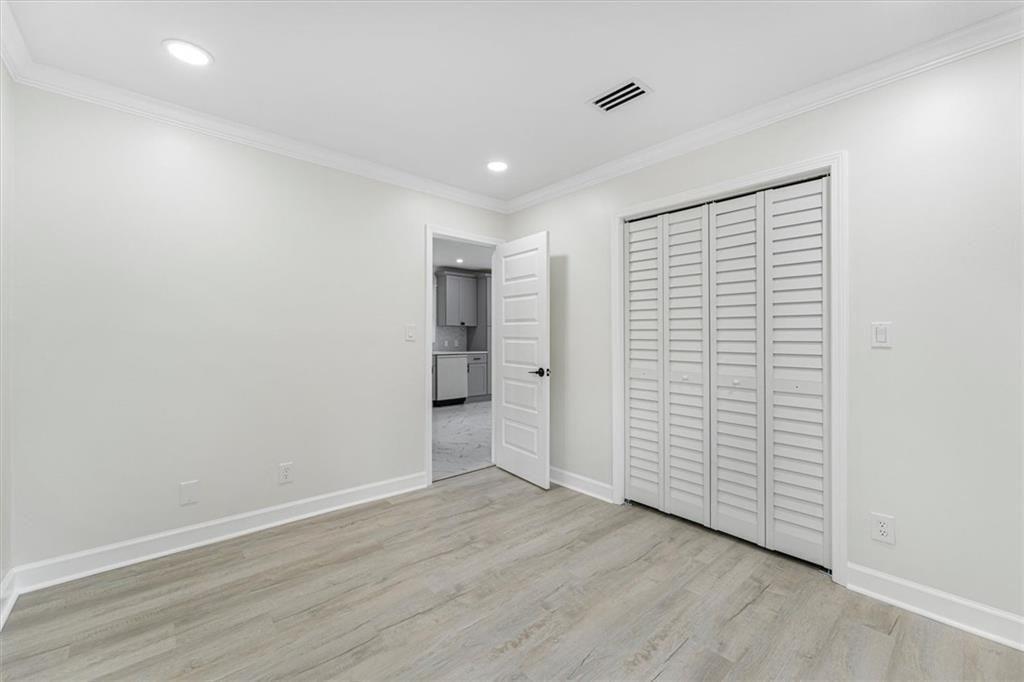 6073 Fieldcrest Drive Property Photo 16