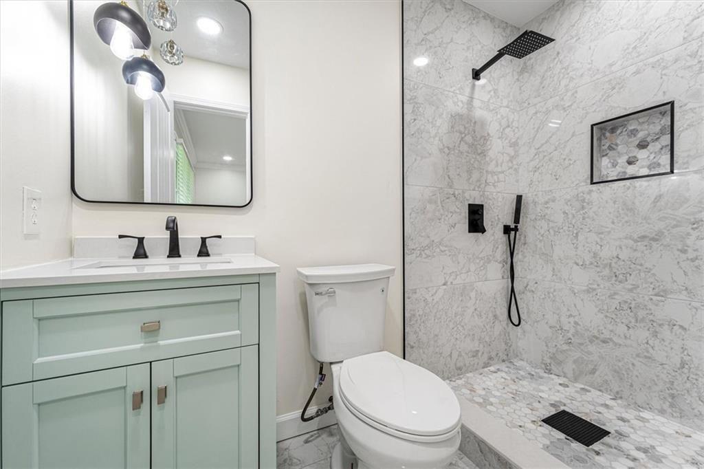 6073 Fieldcrest Drive Property Photo 23