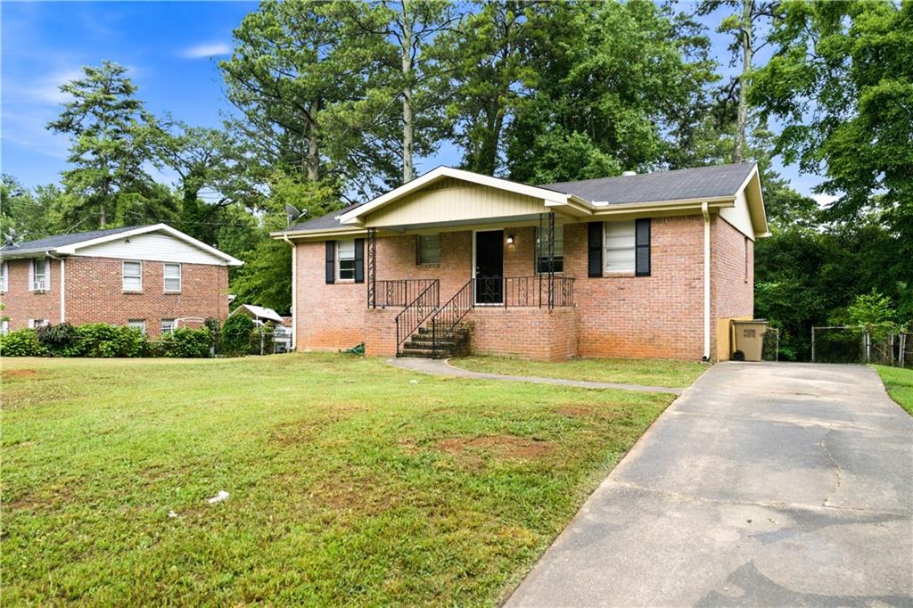 997 Pineglen Drive Property Photo 1
