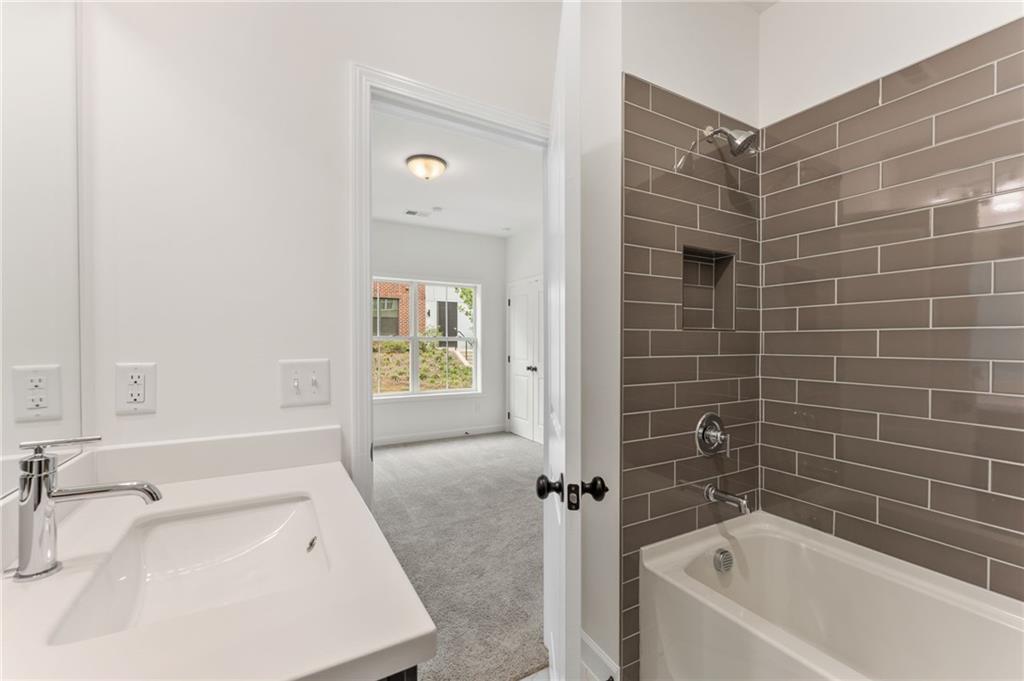 1927 Deco Drive Property Photo 11