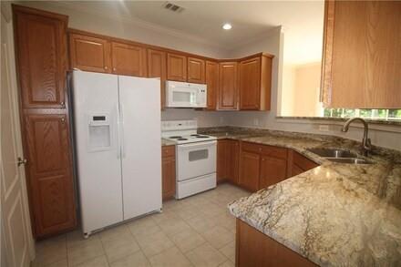 3082 Brockenhurst Property Photo 4