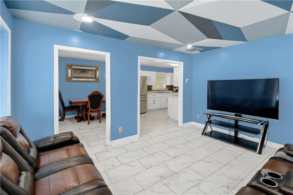 1101 Lloyd Drive Property Photo 8