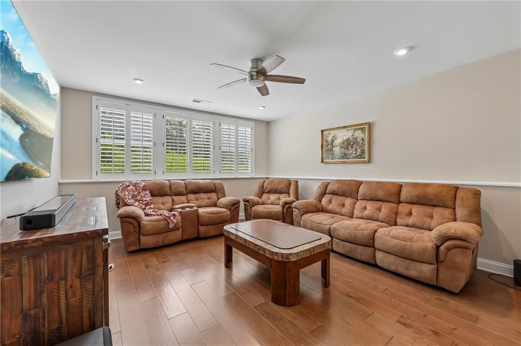 205 Michigan Circle Property Photo 10