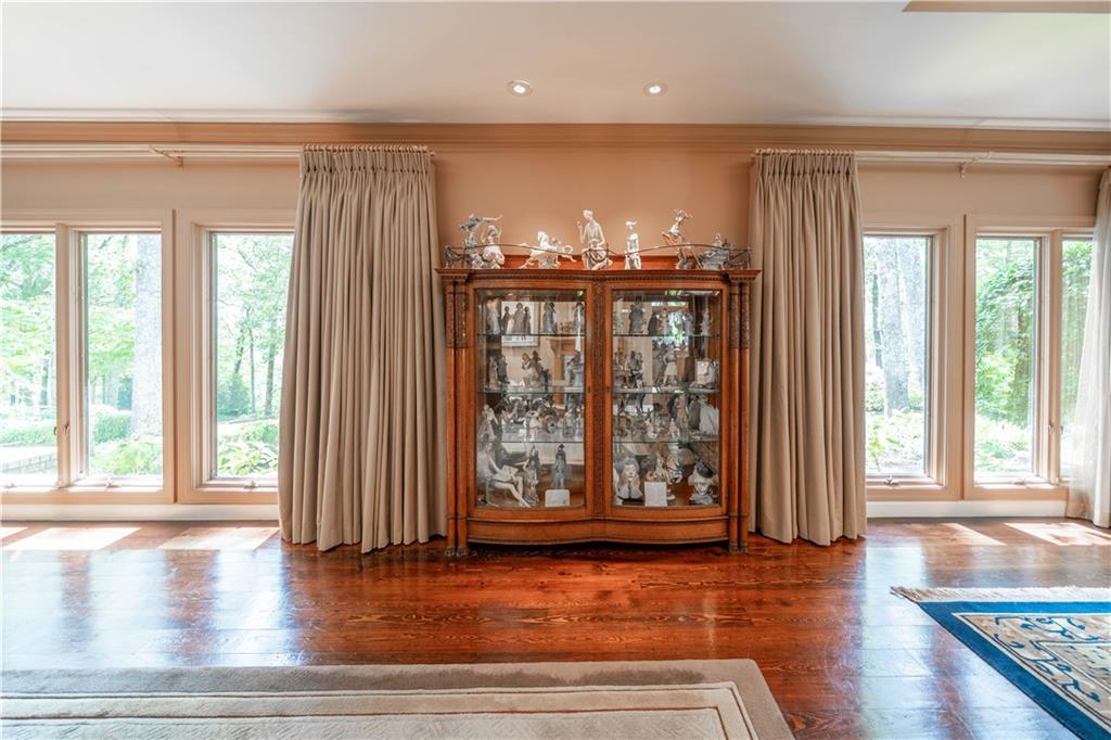 400 Terrell Drive Property Photo 11