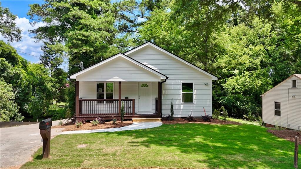 10 Roseway Circle NE Property Photo 1
