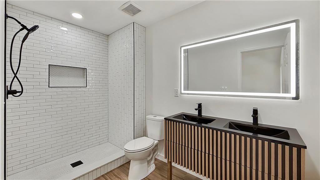 10 Roseway Circle Ne Property Photo 16