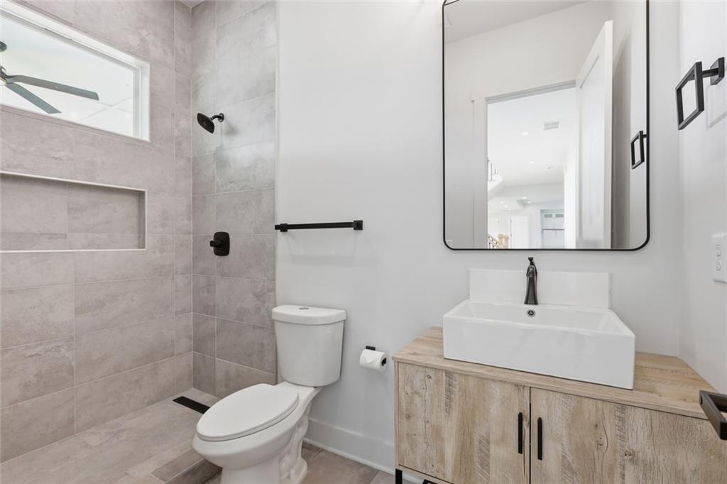 5746 Avalon Commons Way Property Photo 28