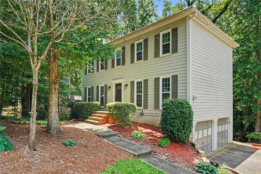 30 Flint Ridge Drive SE Property Photo 1