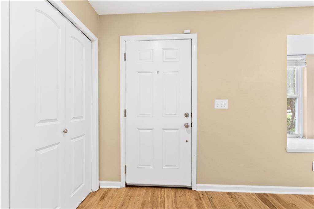 2266 Oak Glenn Circle Property Photo 4