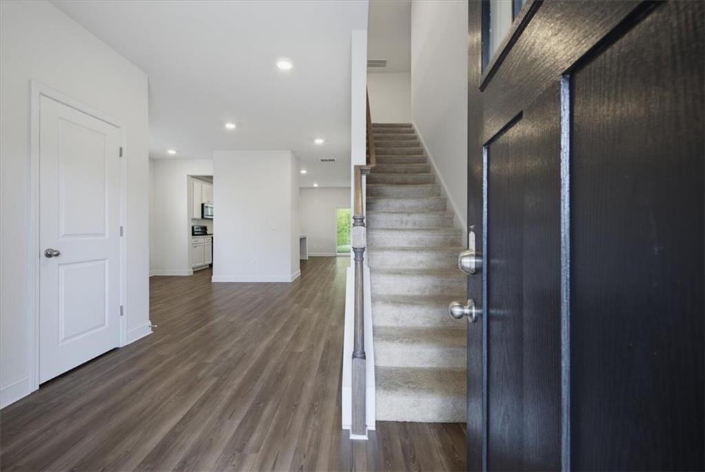 131 Dew Drop Point Property Photo 5