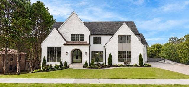 228 Thomas Circle Property Photo 1