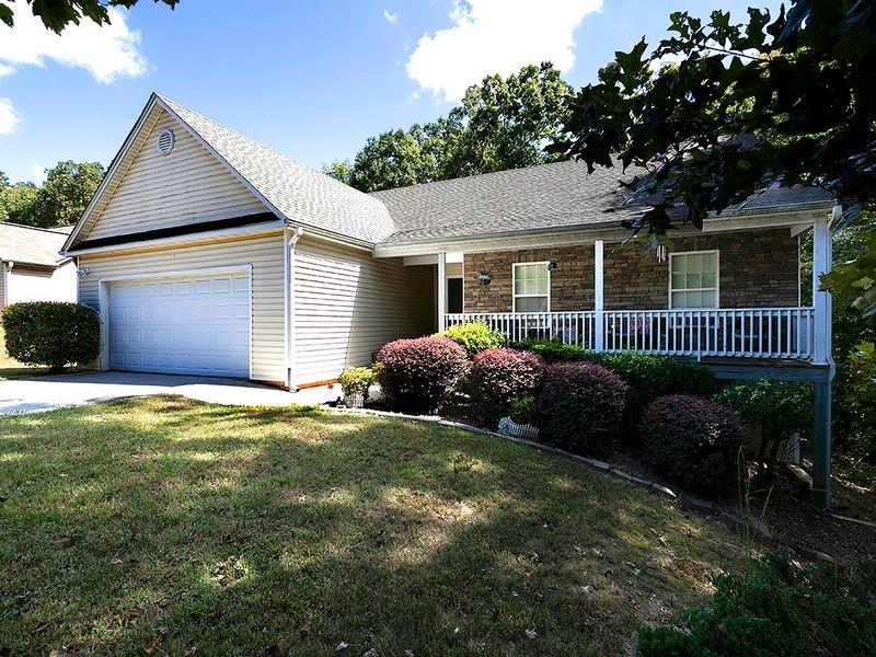 55 Dearing Woods Bend Property Photo 2