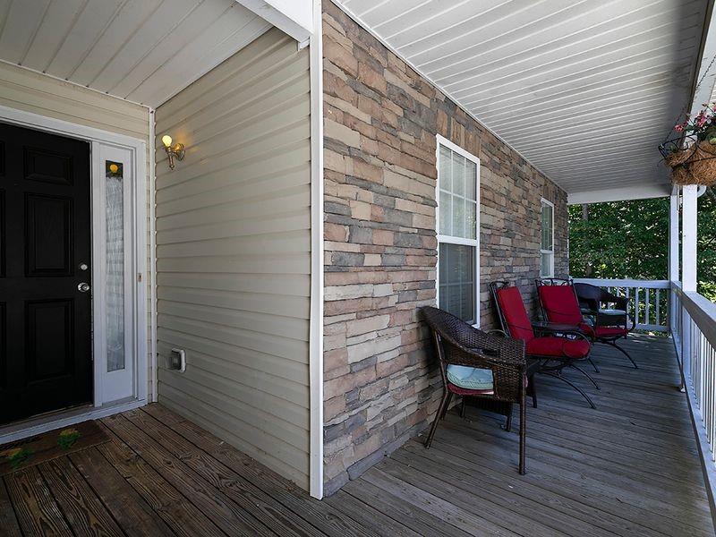 55 Dearing Woods Bend Property Photo 3