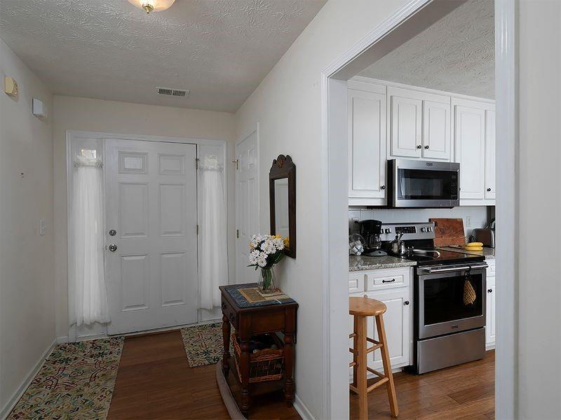 55 Dearing Woods Bend Property Photo 5