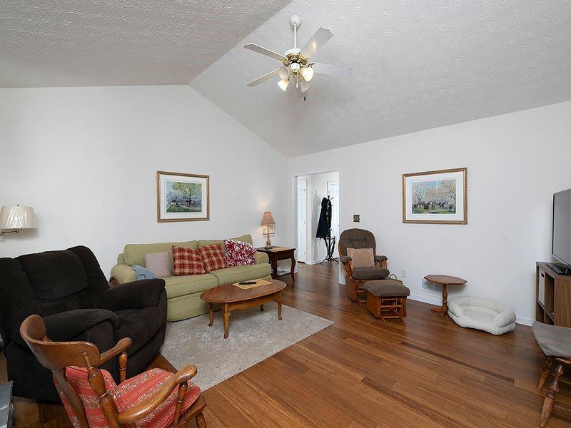 55 Dearing Woods Bend Property Photo 7