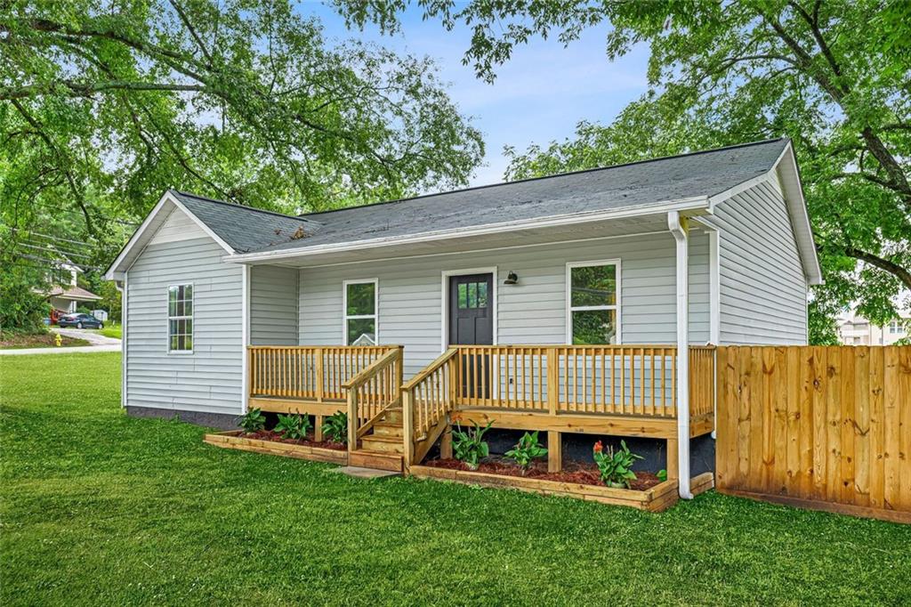 443 Walker Street Property Photo 1
