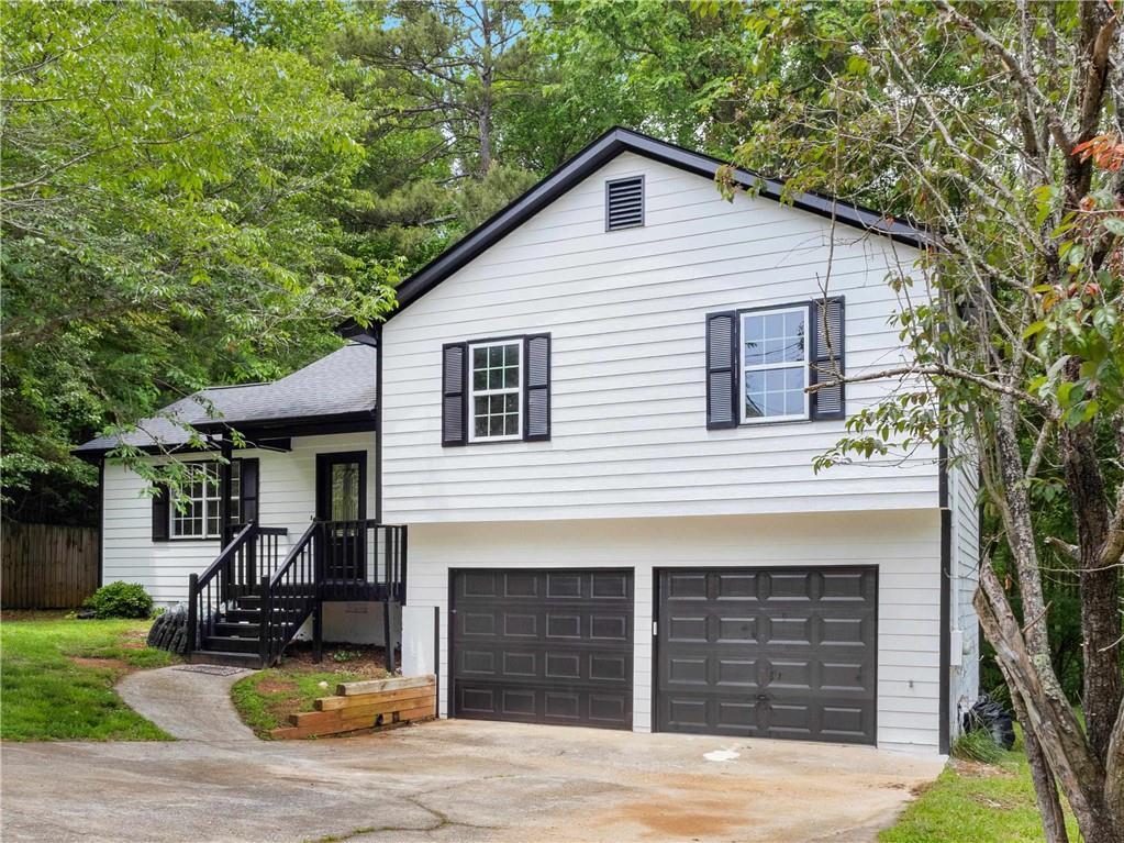 225 Hampton Drive Property Photo 1