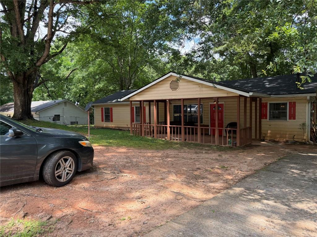1865 Waldrep Circle SE Property Photo 1