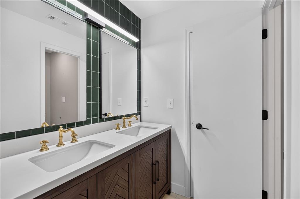 4631 Crooked Creek Lane Property Photo 32