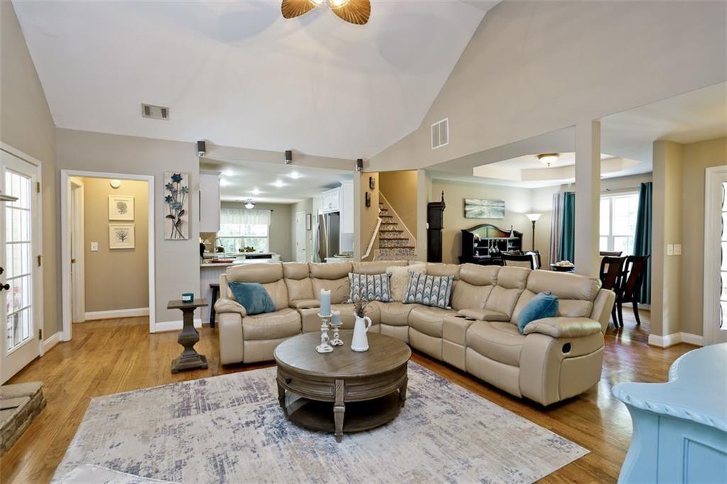 110 Winterhawk Cove Property Photo 9