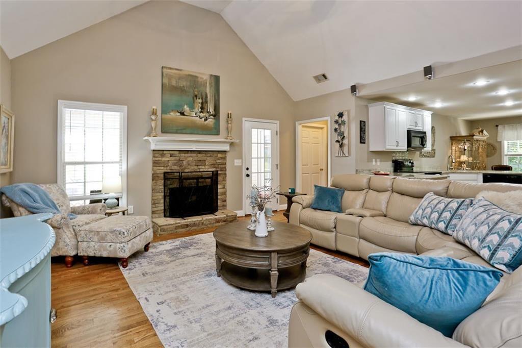 110 Winterhawk Cove Property Photo 11