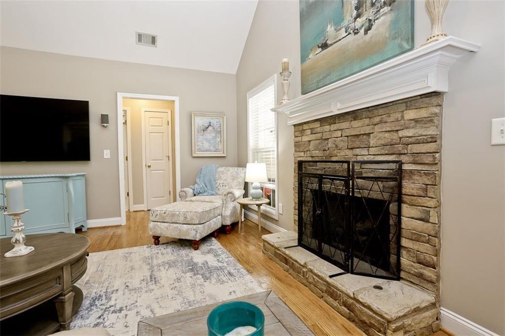 110 Winterhawk Cove Property Photo 12