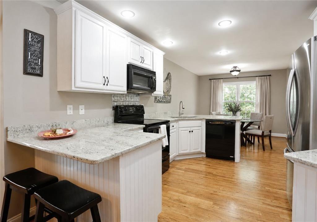 110 Winterhawk Cove Property Photo 14