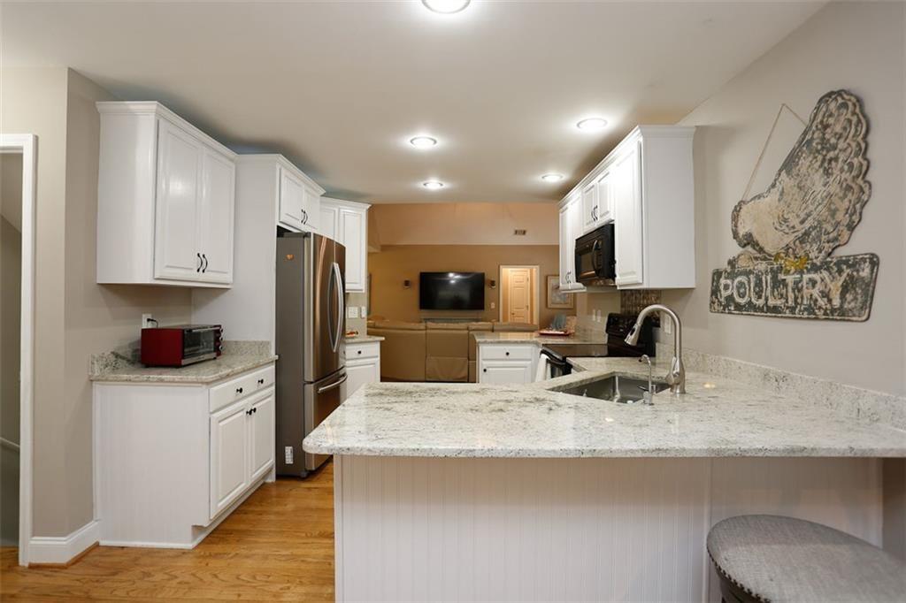 110 Winterhawk Cove Property Photo 15
