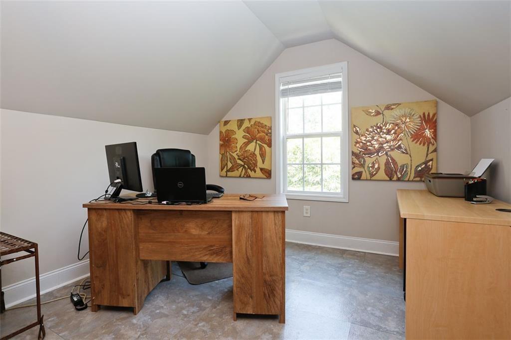 110 Winterhawk Cove Property Photo 32