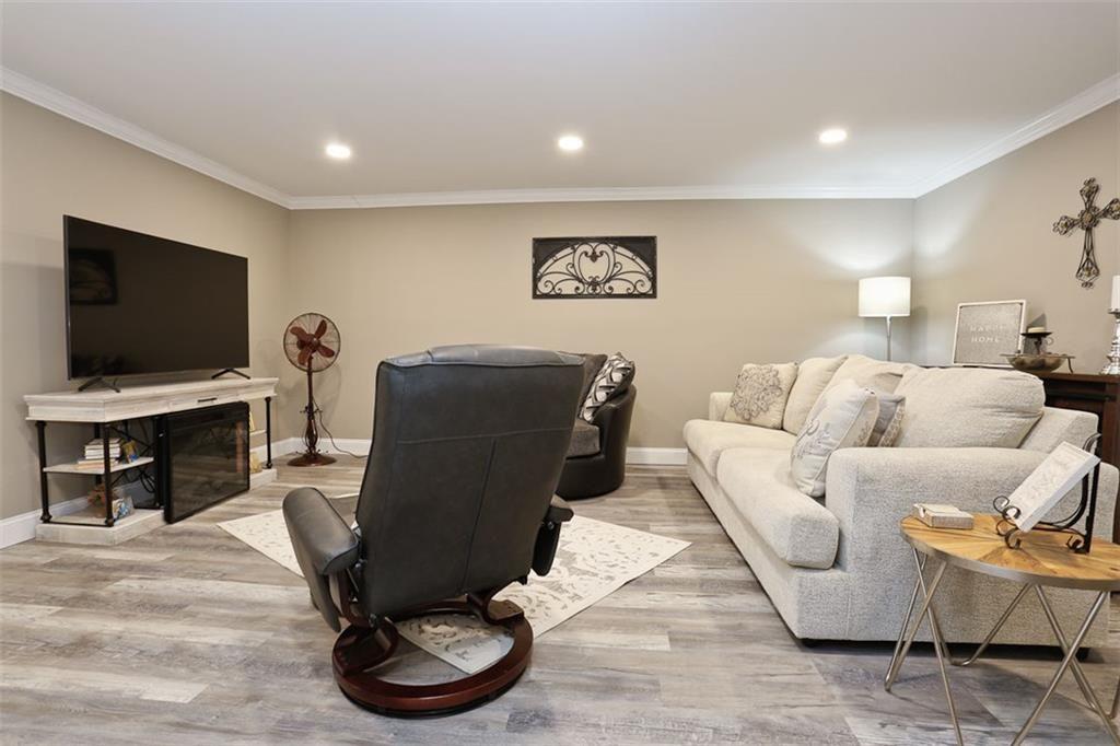110 Winterhawk Cove Property Photo 35